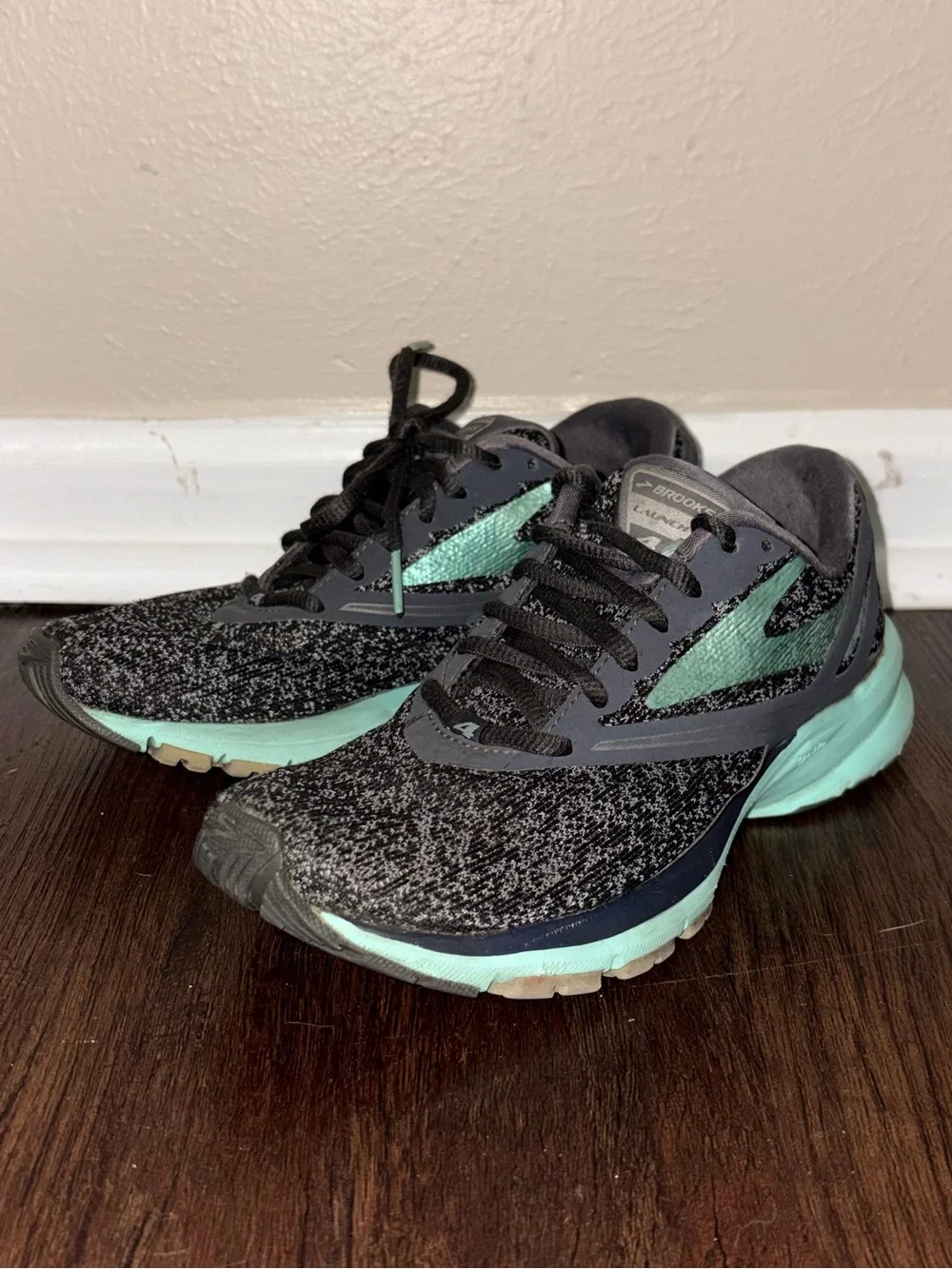 Brooks Launch 4 Womens Running Shoes